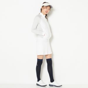 レディースのゴルフウェアのアウター選びにはポイントがある