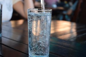 ゴルフのラウンドで必要な水分や栄養は中身ととり方が大事！