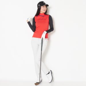 ゴルフ場でよりオシャレに！いつものウェアに差し色をプラス